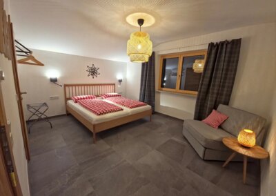 Geräumiges Schlafzimmer